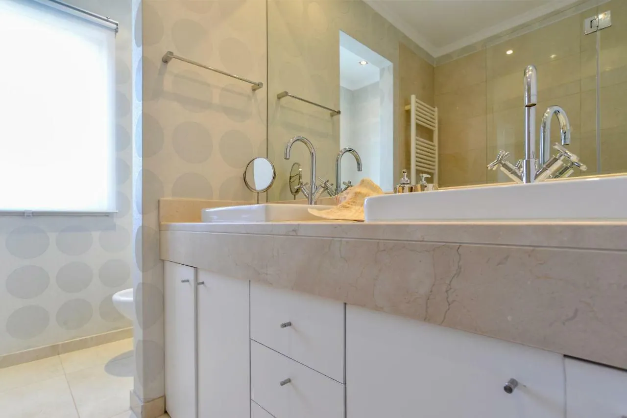 Estoril Garden Villa - 4Bedroom Private Pool - Checkinhome Alcabideche